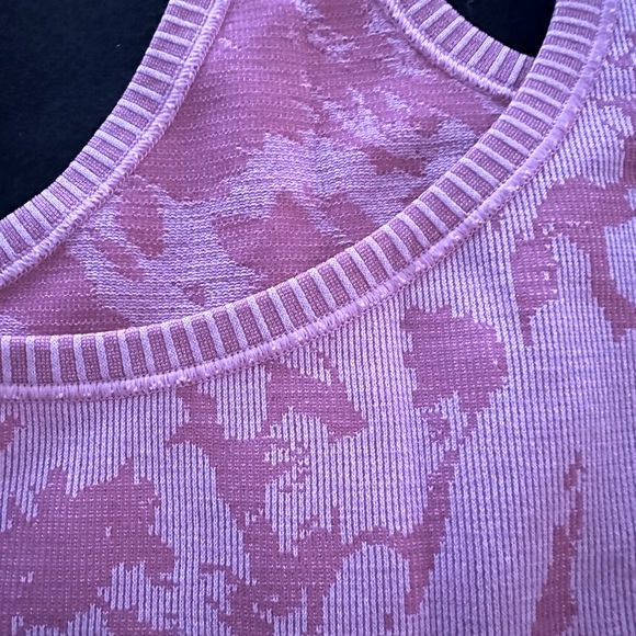 Lululemon Racerback athletic tank. Cool pink splash pattern. Size 8. - Picture 7 of 7